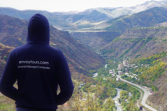 1 Day detour to Armenia from Tbilisi & Local family lunch - Haghpat Monastery and wide mountain views