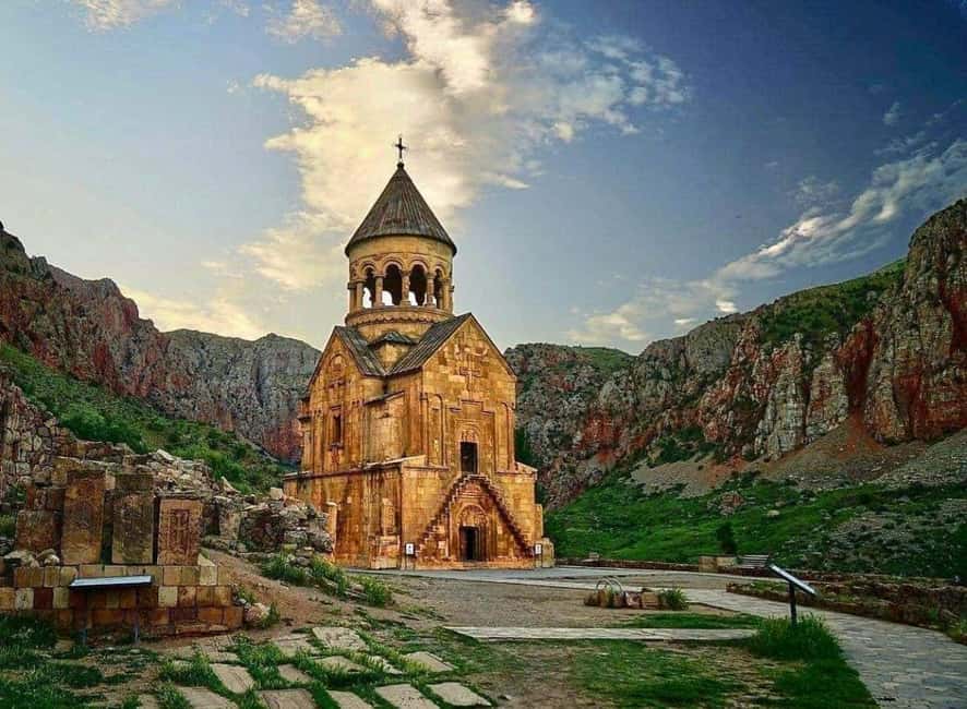 3 Day Private Tour with an Exclusive Visit to Gyumri - Day two: Garni, Geghard, and Lake Sevan