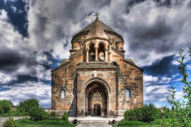 Echmiadzin (Hripsime, Gayane, Mother Cathedral) and Zvartnots Temple - The guide can make or break this route