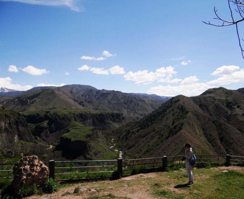 From Yerevan: 4.5-Hour Garni-Geghard Tour - The guide can make or break the experience