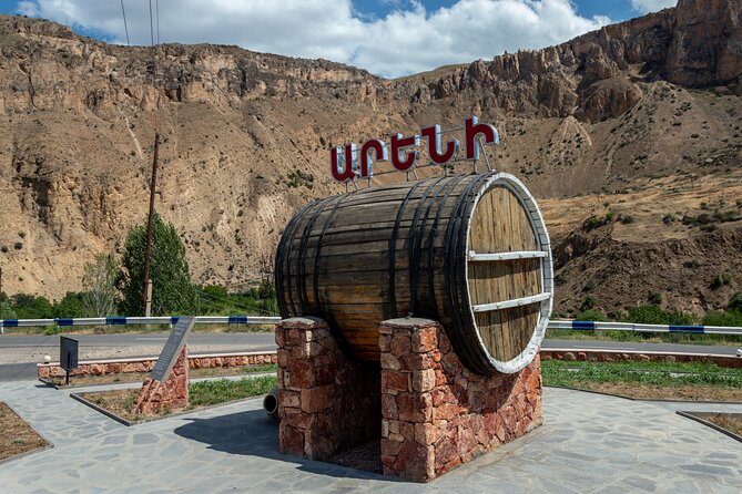 From Yerevan: Khor Virap, Noravank, Jermuk, and Areni Tour - Jermuk’s mineral water and a taste of resort-town life
