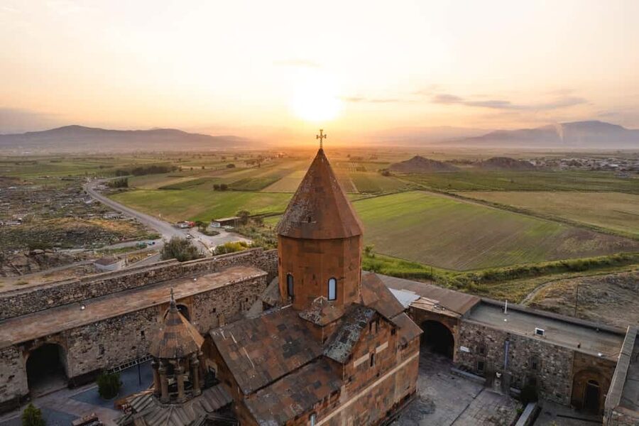 Group tour: Khor Virap, Noravank, Jermuk, Areni wine tasting - Noravank among the red cliffs