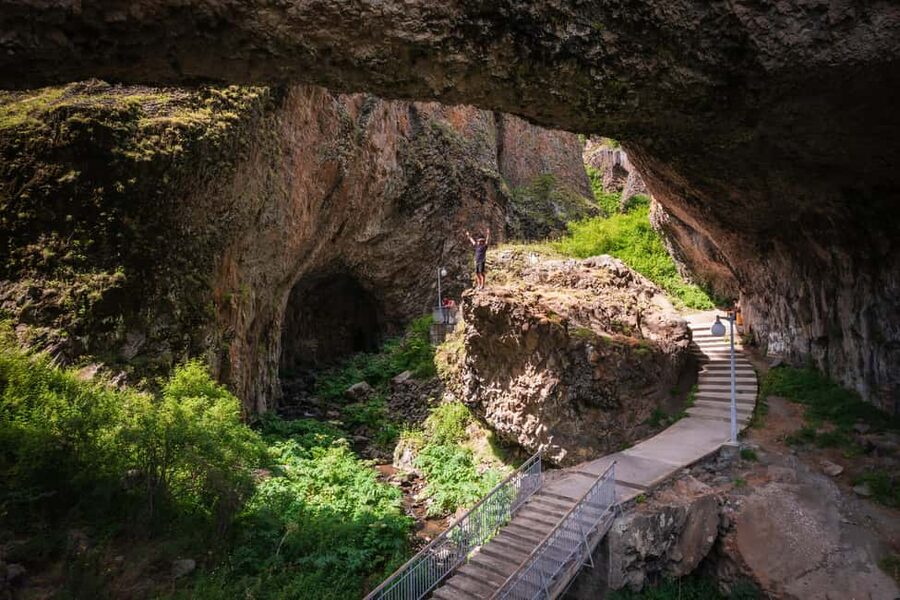 Group tour: Khor Virap, Noravank, Jermuk, Areni wine tasting - Areni wine brings the day back to local life