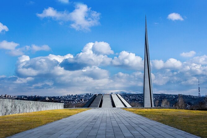 Group Tour: Sightseeing and walking tour in Yerevan - Opera House and Northern Avenue