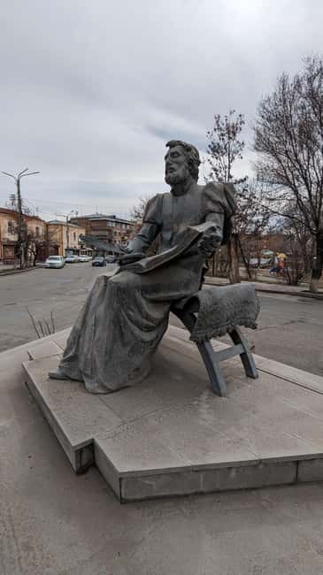 Gyumri: Private Guided Walking Tour By A Local Guide - What 150 minutes and $25 really give you