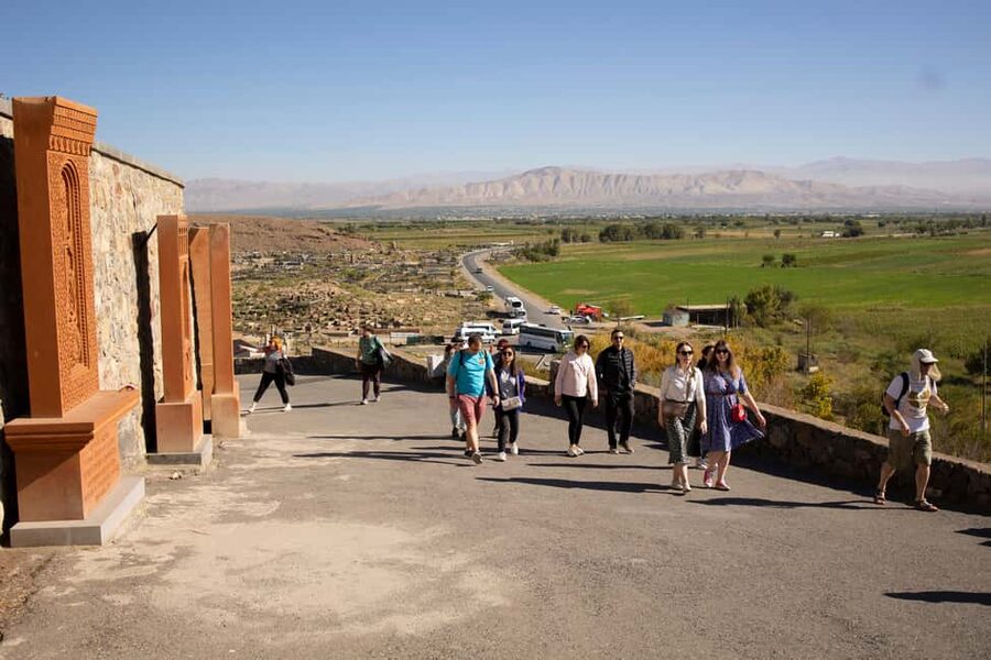 Khor Virap, Noravank and Birds' Cave Trip with Wine Tasting - Should you book it?