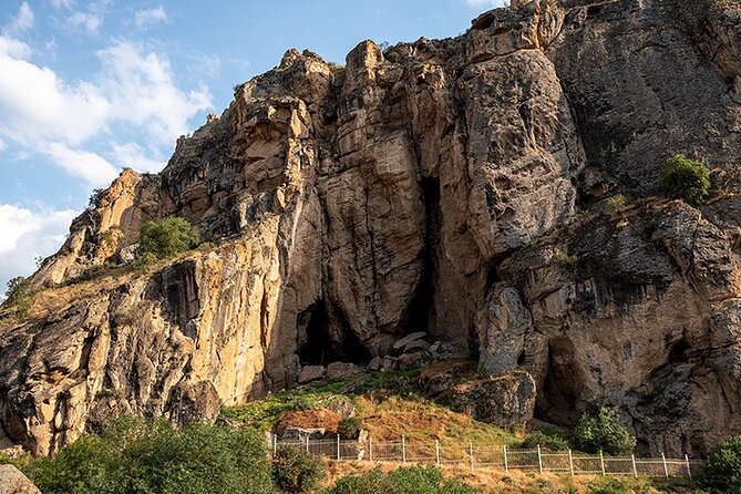 Khor Virap, Noravank & Birds' Cave Day Trip with Wine Tasting - Areni wine, fruit wines and Armenian food