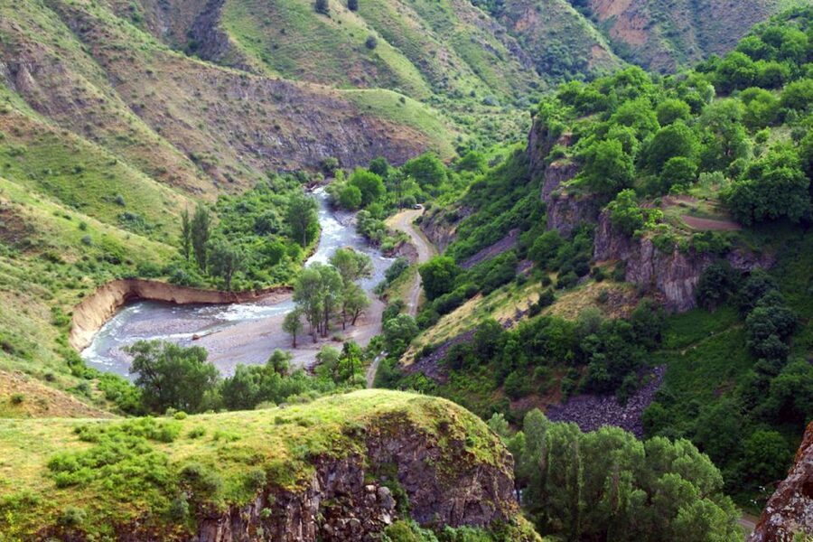 Private tour to Garni, Geghard, Symphony of Stones - What the private format changes