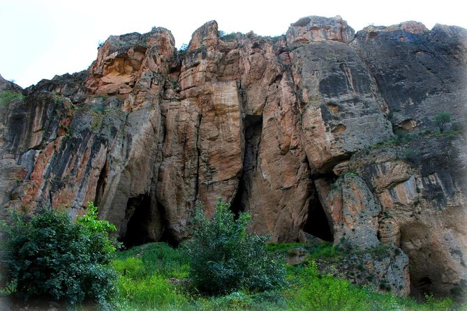Private tour to Khor Virap, Noravank, ancient Birds-Cave, Hin Areni wine factory - The day’s best reasons to go