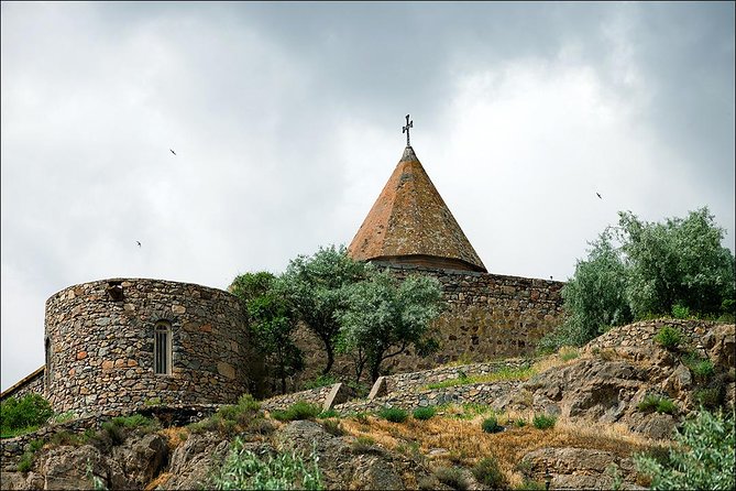 Private tour to Khor Virap, Noravank, ancient Birds-Cave, Hin Areni wine factory - Hin Areni Winery and Vayots Dzor grapes