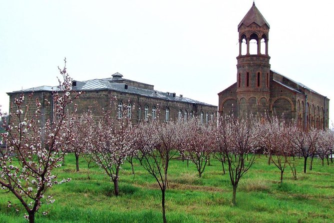 Private tour to Oshakan, Karmravor, Hovhanavank, Saghmosavank monasteries - Key points to know before booking