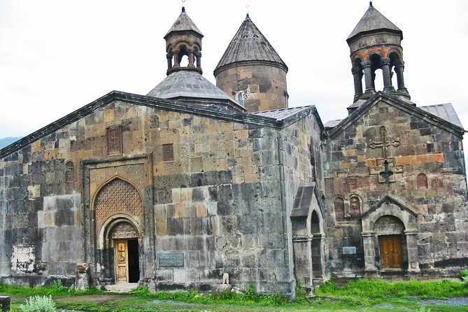 Private tour to Oshakan, Karmravor, Hovhanavank, Saghmosavank monasteries - Four Armenian churches in one half-day