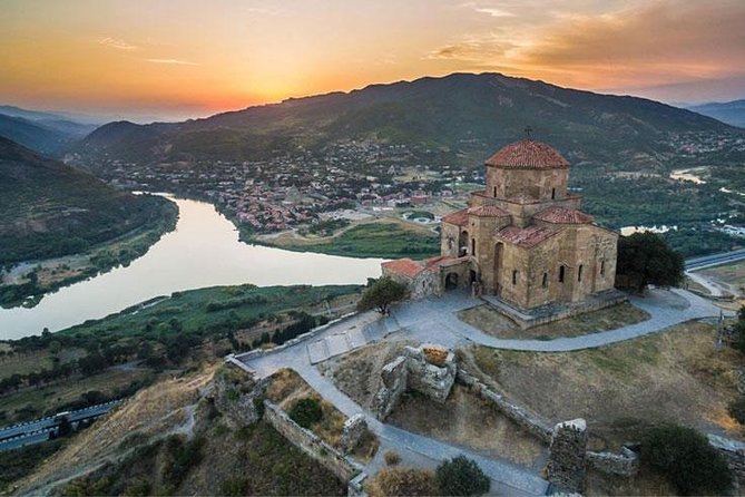 Private Transfer from Georgia To Armenia With Tour - Why this transfer makes sense between two capitals
