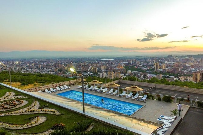 Private Transfer from Georgia To Armenia With Tour - Pickup in Tbilisi and the vehicles used
