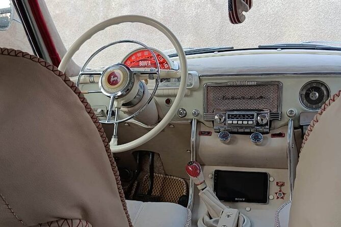 Retro KGB Tour: A Volga 21 Adventure in Yerevan's Soviet Past with photography - Brandy, viewpoints, and Armenian hospitality