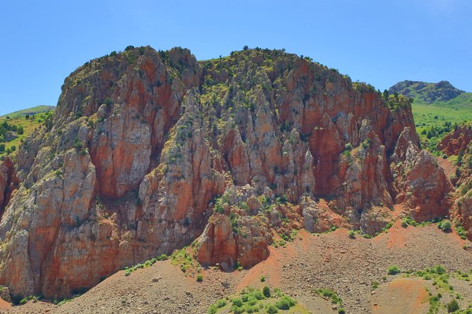 The Great Beauty of Armenia: 7-Day Culture and Cuisine Tour - Day 1: Art, monuments, and Yerevan after dark