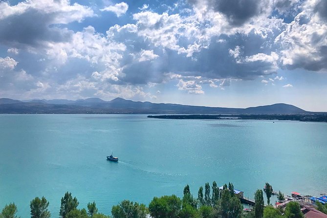 Tour to Yerevan Sevan Dilijan Armenia from Tbilisi 2 days - Yerevan after dark and the first evening