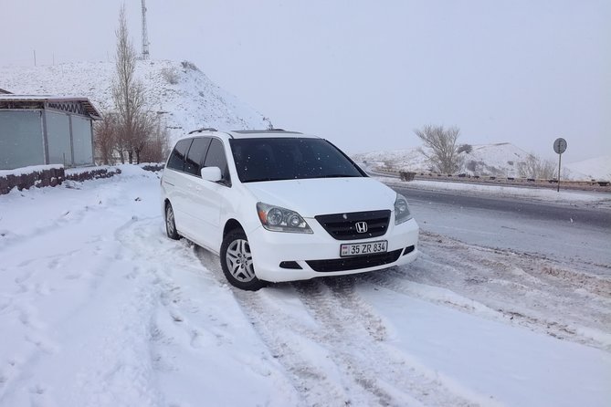 Transfer from Yerevan to Tbilisi with 2 sightseeing stops - Key points at a glance
