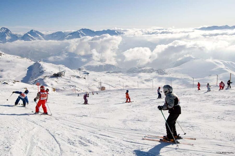 Tsaghkadzor & Lake Sevan։ Winter Day Tour from Yerevan - Walking up to Sevanavank Monastery