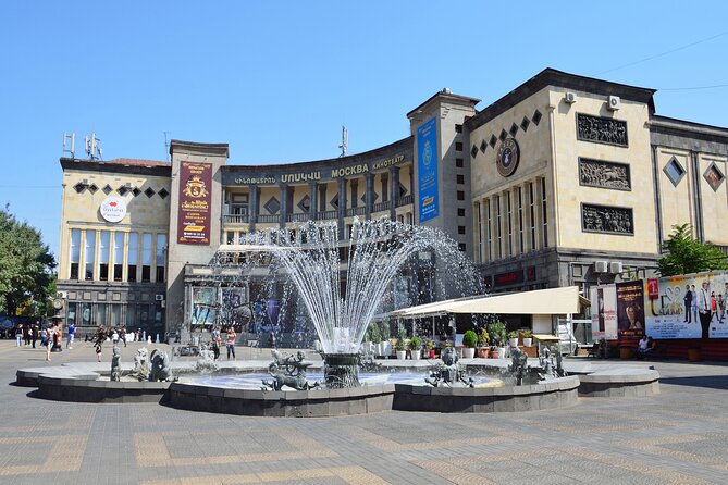 Yerevan: Private Sightseeing Tour - The Opera House and Swan Lake